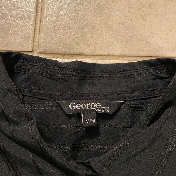 🌷3/$25🌷 Shadow stripe shirt - Picture 5 of 6